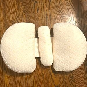 Babybub maternity pillow
